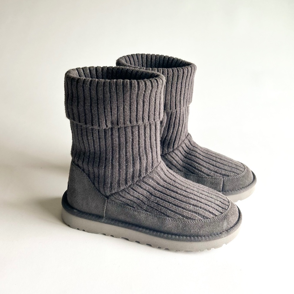 UGG Grey Sheepskin Suede Leather Textile Mid Calf Winter Boots size 7